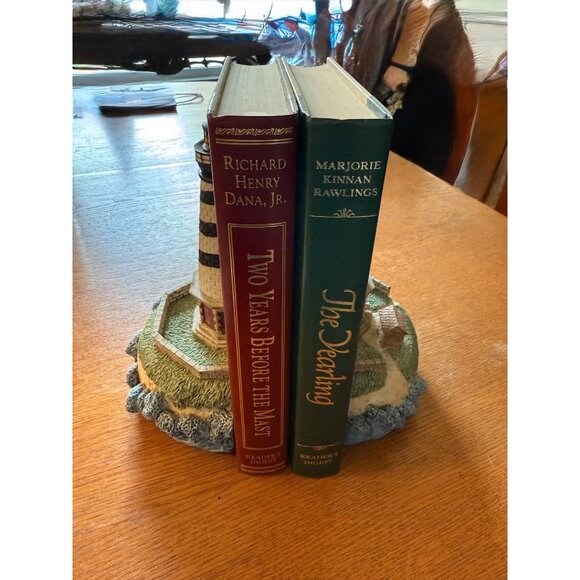 Vintage Lighthouse Bookends Shelf decoration Ocean themed Seascape Home and Livi - Picture 4 of 4